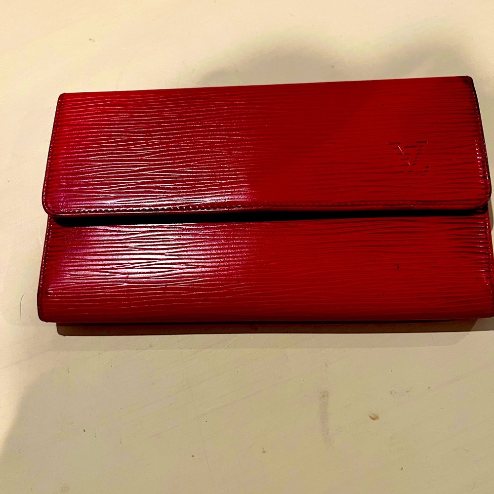 LOUIS VUITTON Sarah Epi leather wallet/billfold Red